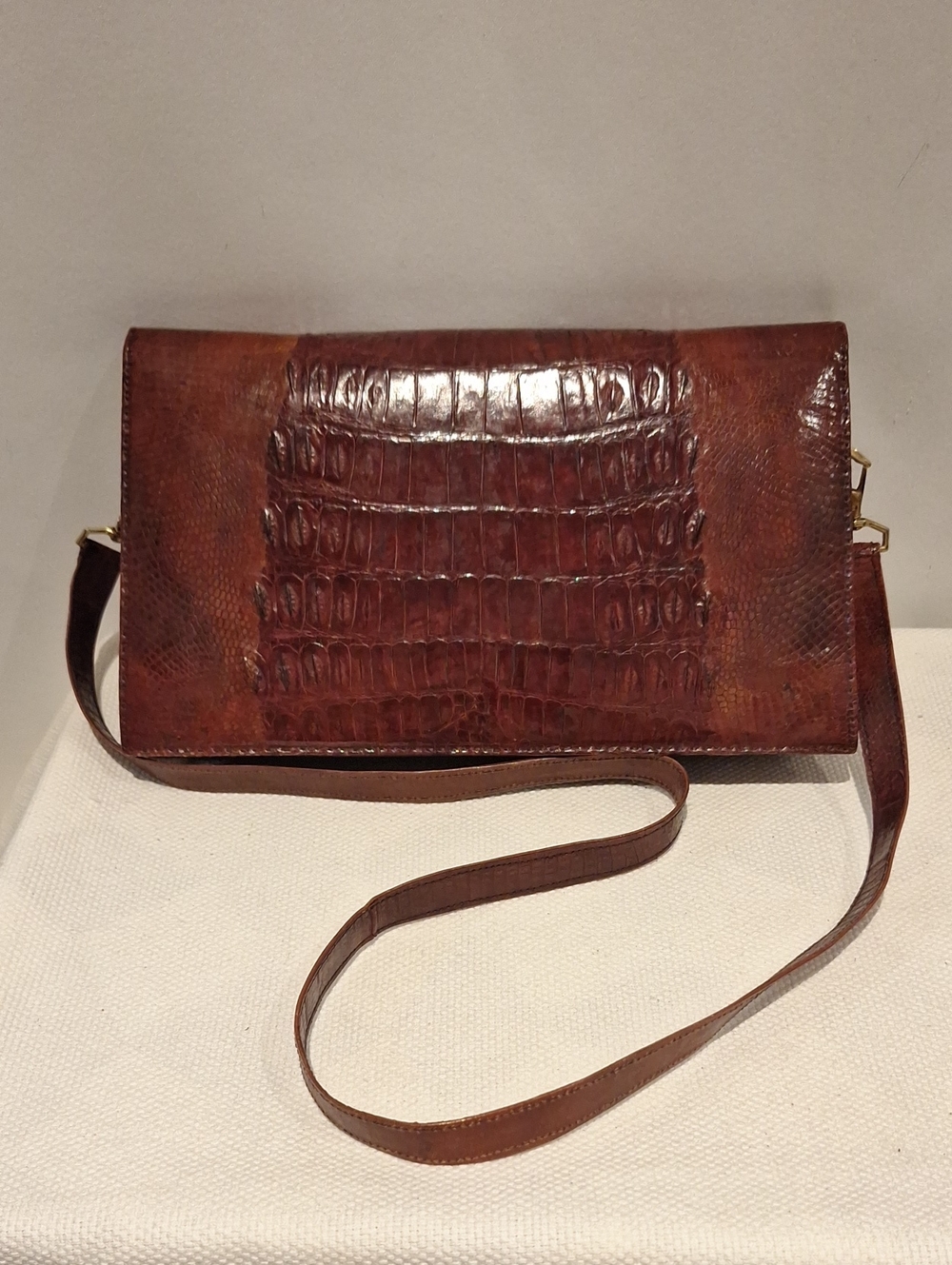 Brown Crocodile/Embossed Leather Crossbody Clutch Bag